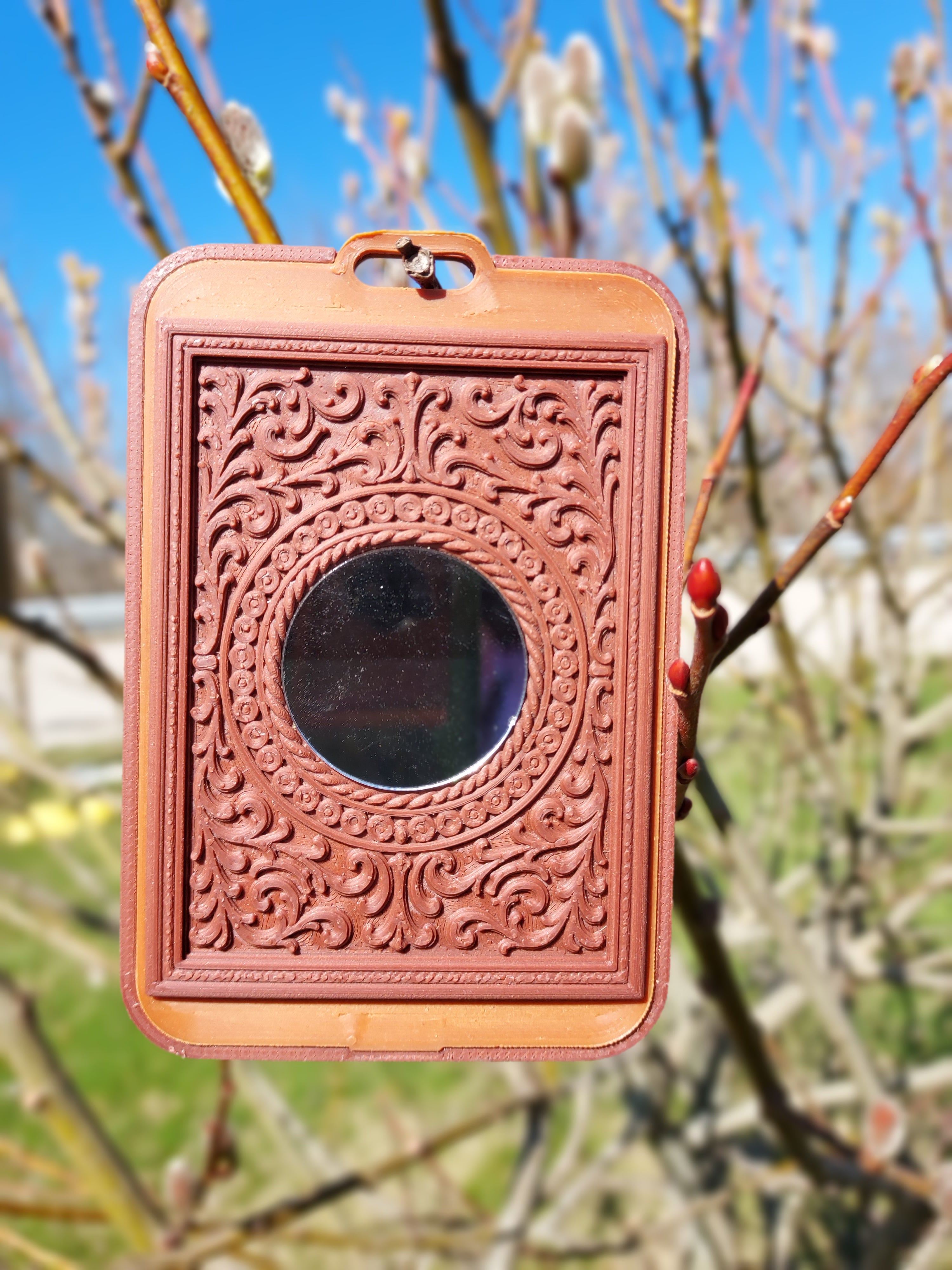 Ornate Medallion Mirror Card Holder