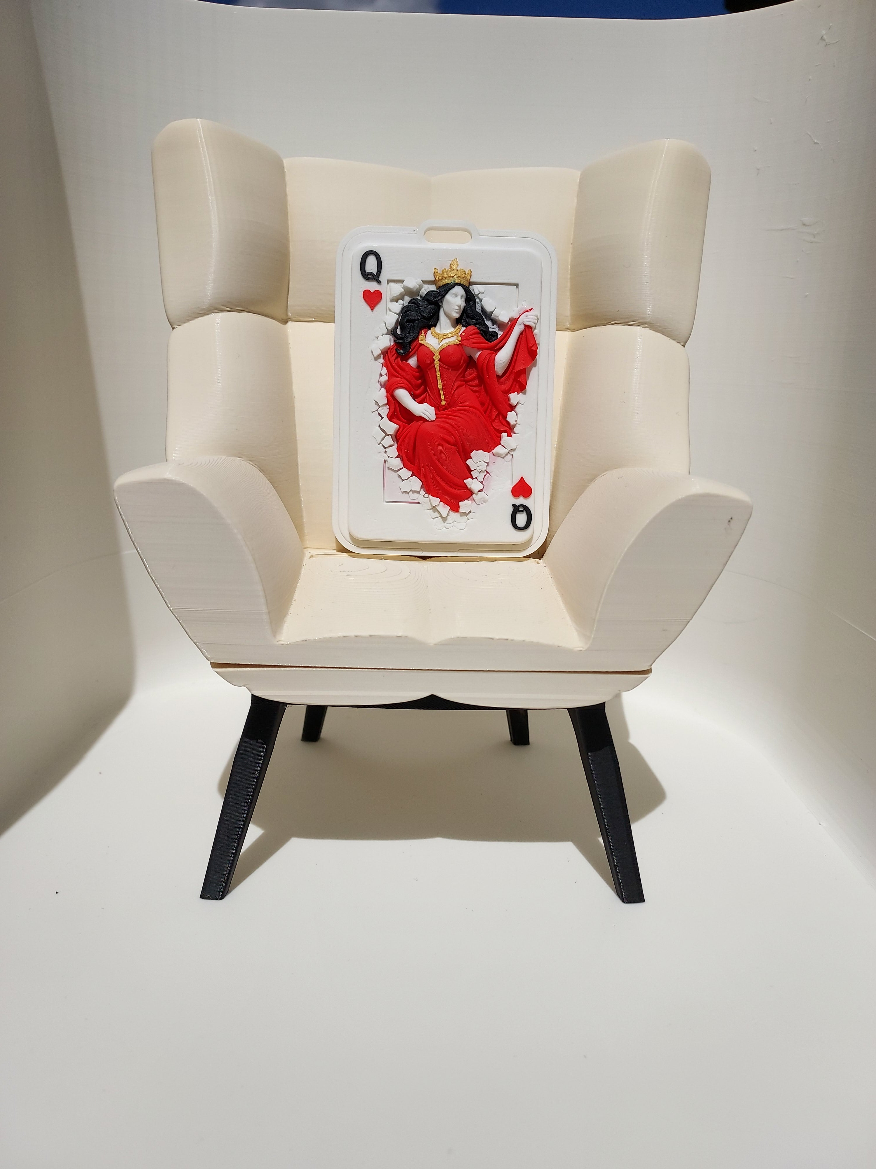 Queen of Hearts Breakout Card Holder